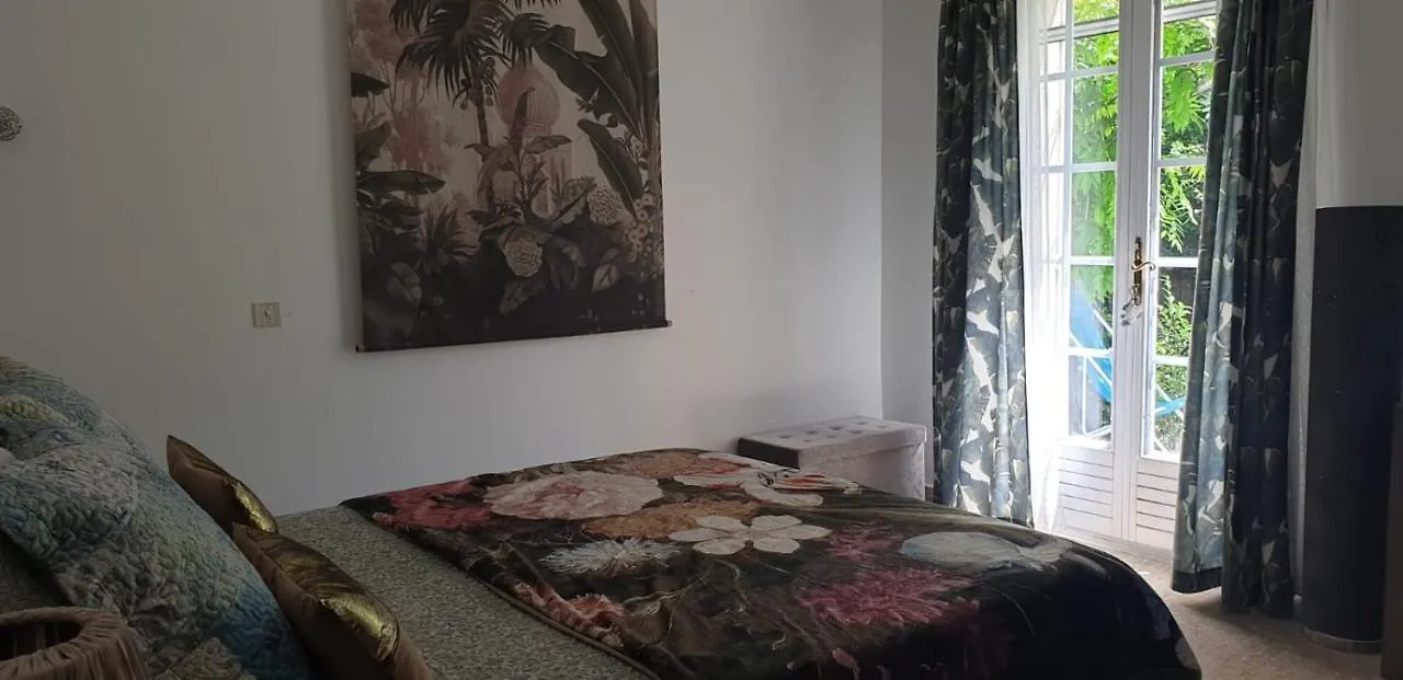 Bed & Breakfast Villa Solary Le Pontet