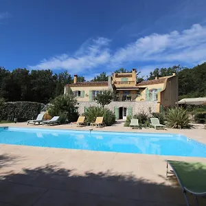 Des Tarentes D'hotes Bed & Breakfast